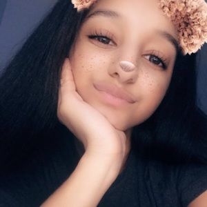 Meet your Posher, Kassandra